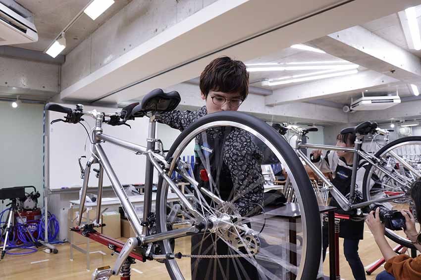 自転車メカニックコース2年制 大阪校 専門学校ヒコ みづのジュエリーカレッジ大阪